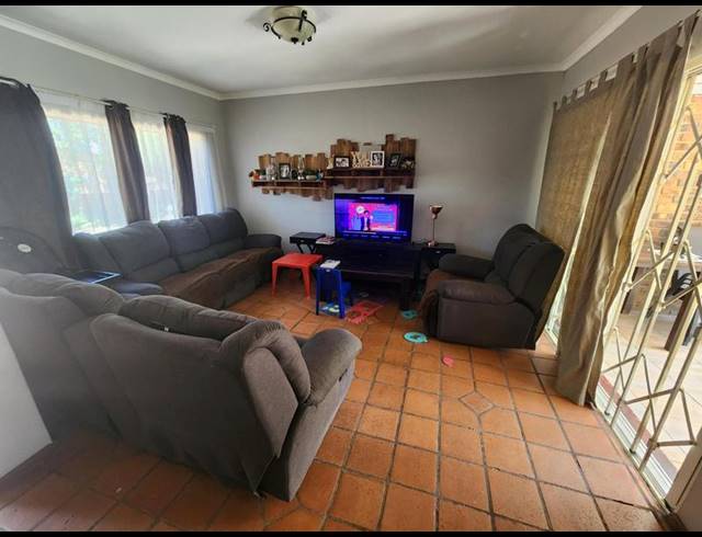 2 BEDROOM PROPERTY TO RENT IN GARSFONTEIN